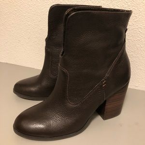 Lucca Brown Ankle Boots